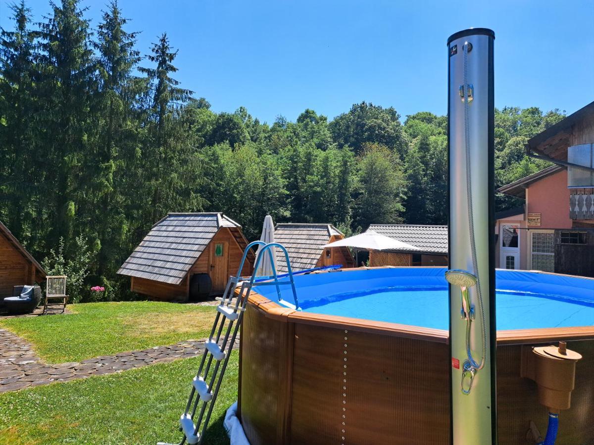 Glamping Naselje Zeleni Turizem Hotel Makole Eksteriør billede