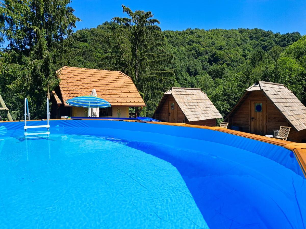 Glamping Naselje Zeleni Turizem Hotel Makole Eksteriør billede